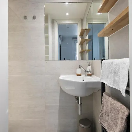 Beaux 2-pieces Gare Du Nord/gare De L'est Apartment